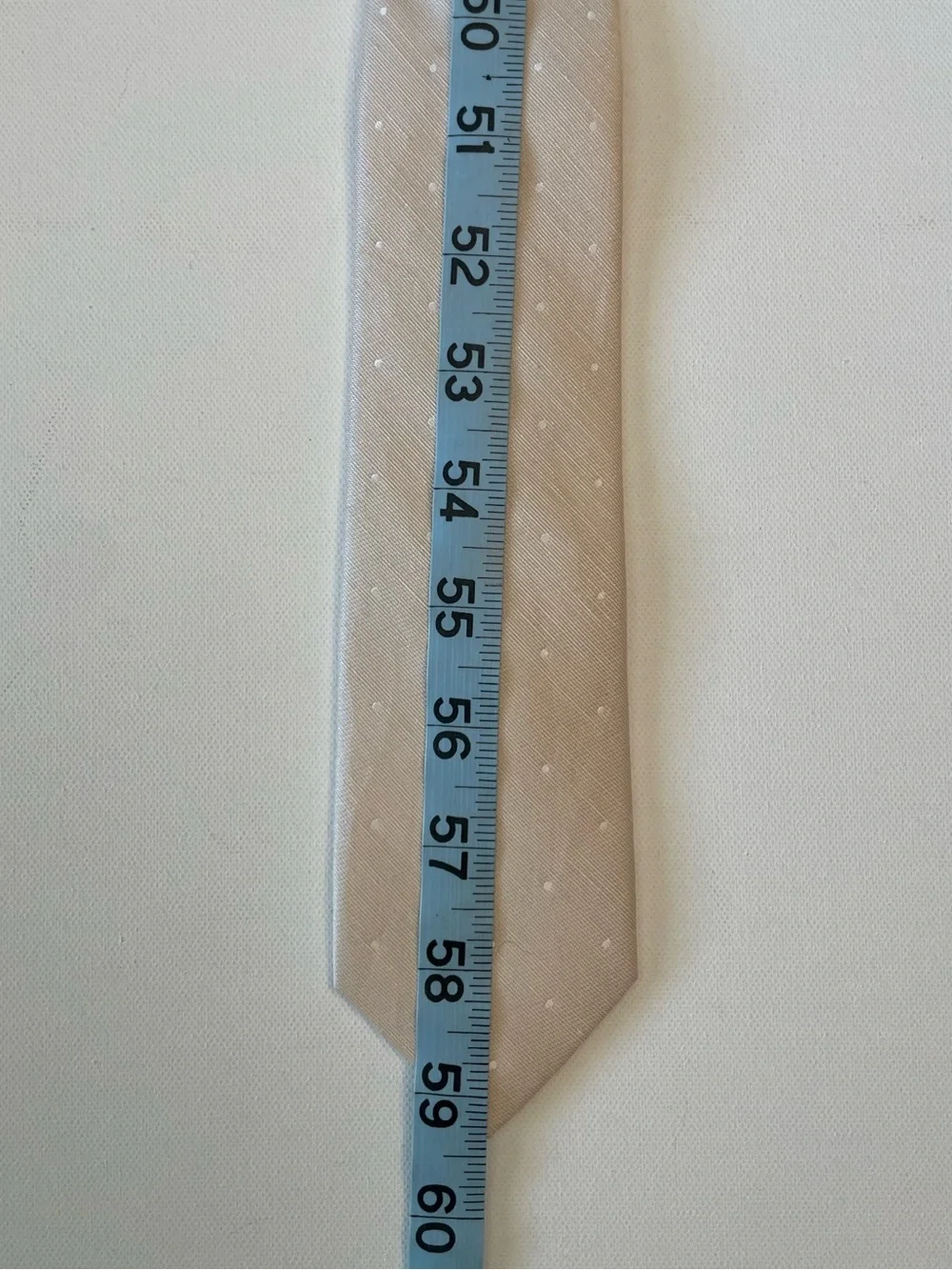 The Tie Bar 20% Linen/80% Silk Beige and White Polka Dot Tie (2.5 in x 59.5in)